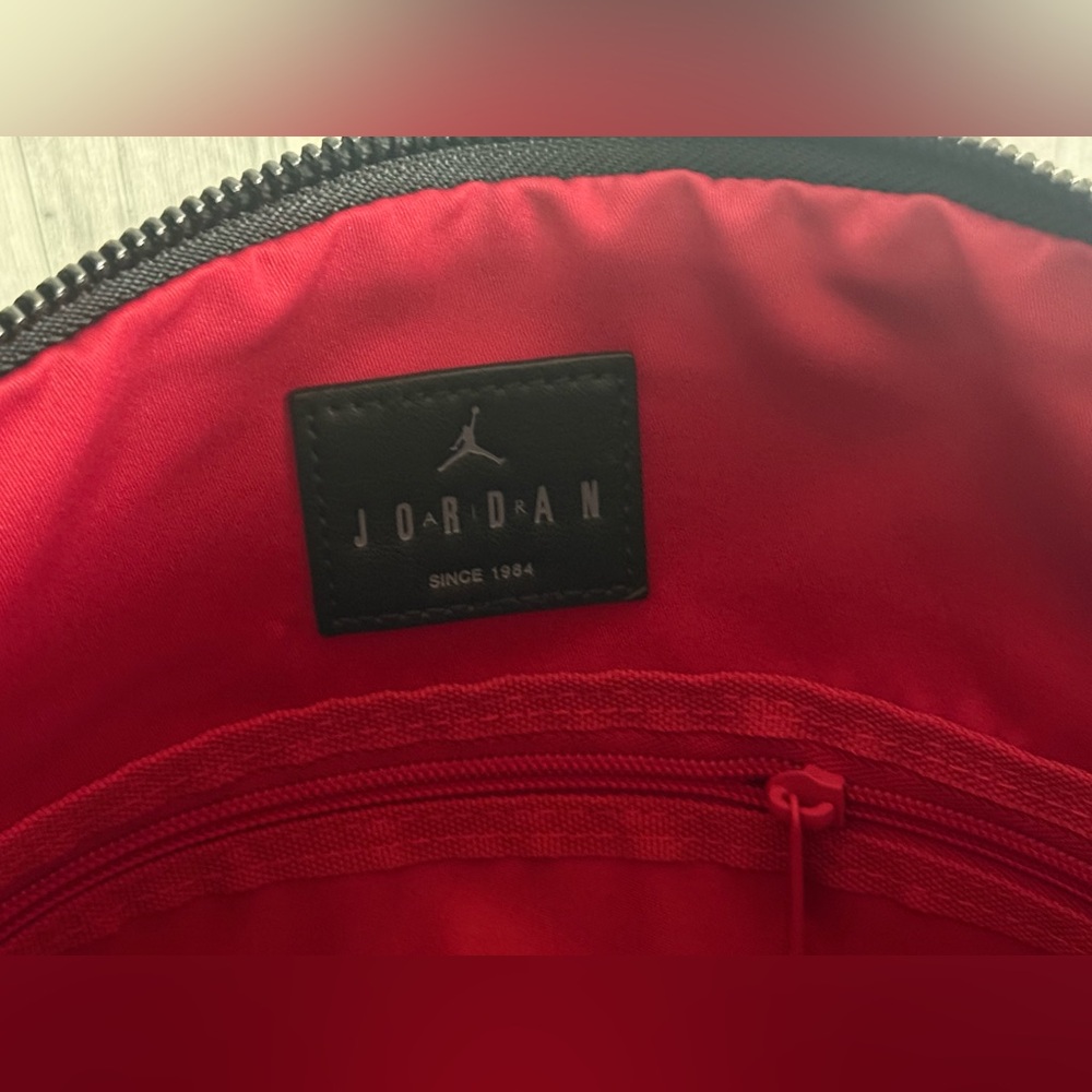 Jordan Monogram Black Elephant Print Duffle Bag (size Large) 40L - Picture 6 of 12